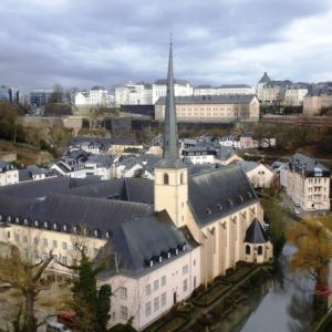 Vue sur le quartier du Grund, ville basse Luxembourg ville.