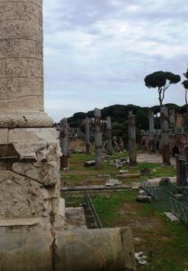 Le forum de Trajan (Foro di Traiano) et colonne de Trajan Rome.