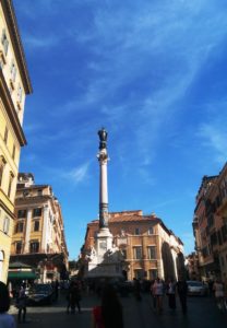 Obélisque de la Trinité-des-Monts depuis la place d'Espagne piazza di spagna Rome.