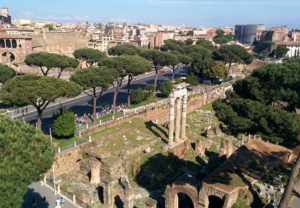 Vue sur le forum romain Rome depuis le monument à Victor-Emmanuel II Rome.