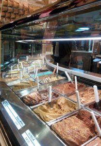 Vendeur de glaces à l'italienne à proximité du Panthéon Rome.