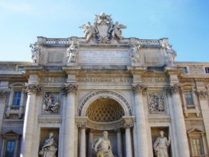 Façade de la fontaine de Trevi Rome.