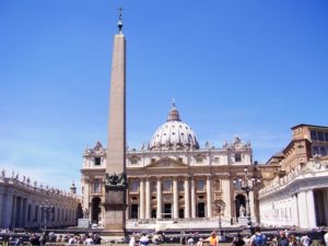 Place et la basilique Saint-Pierre Rome.