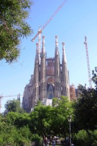 La Sagrada familia en construction Barcelone.