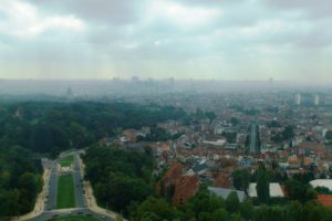 Vue sur Bruxelles du haut de l'atomium.