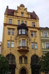 Façade maison place de la Vieille-Ville Prague.