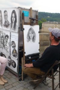 Artiste portrait sur le pont Charles Prague.