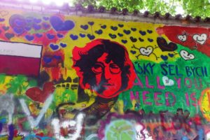 Graffitis mur John Lennon Lennon Wall Prague.