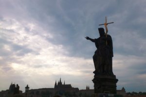 Statue de Saint du pont Charles Prague.