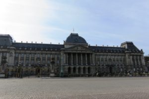 Palais royal de Bruxelles depuis la place royale.