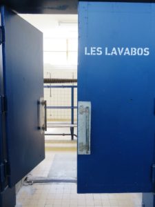 Oignies 9-9bis les lavabos accès aux douches