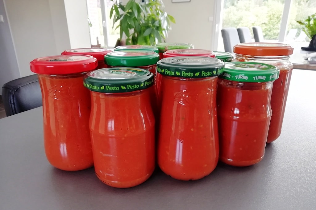 Pots de sauce tomate fait-maison