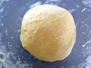 Boule de pâte de brioche