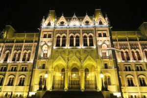 Parlement de Budapest de nuit