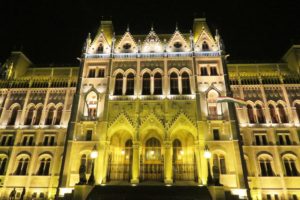 Parlement de Budapest de nuit