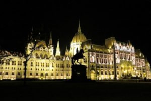 Parlement de Budapest de nuit