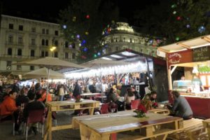 Stands culinaires de nuit à Budapest