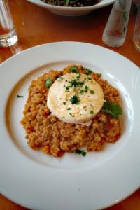 Assiette à base de lentilles au restaurant Wrenkh à Vienne