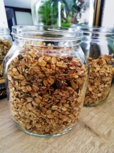 Bocal de granola fait-maison