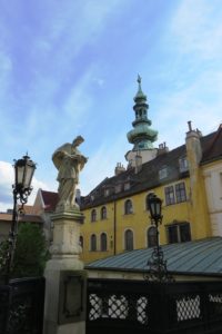 Statue non loin de la porte Michel à Bratislava