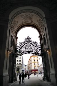 Portail au palais impérial de la Hofburg à Vienne