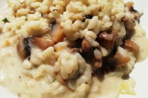 Risotto aux champignons en gros plan