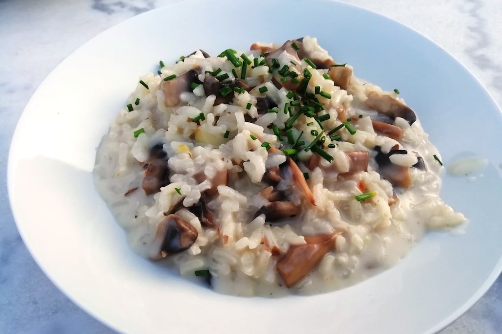 Assiette de risotto prête à déguster