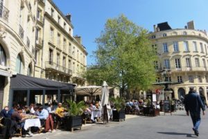 Terrasses et bâtiments de Bordeaux