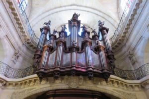 Intérieur de l'église Notre-Dame à Bordeaux