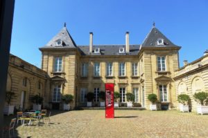 Musée des Arts décoratifs et du Design à Bordeaux