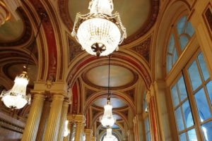 Intérieur du restaurant « le Quatrième mur » du chef Philippe Etchebest