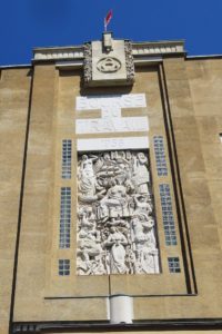 Façade art déco de la bourse du travail à Bordeaux