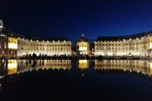 Place de la Bourse de nuit à Bordeaux