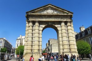 Porte d’Aquitaine sur la place de la Victoire à Bordeaux