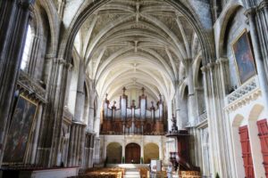 Intérieur de la cathédrale Saint-André à Bordeaux