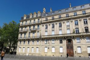 Bâtiment de la place Pey-Berland à Bordeaux