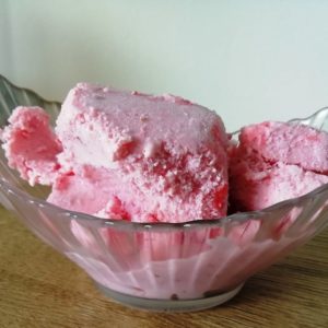 Coupelle de glace à la fraise