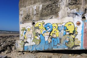 Graffitis sur un blockhaus sur le circuit de la dune Dewulf
