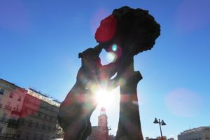 La statue de l’ours et de l’arbousier, symbole de Madrid