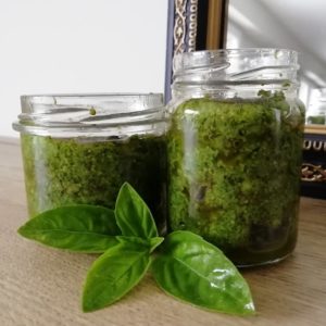 Pots de pesto maison au basilic