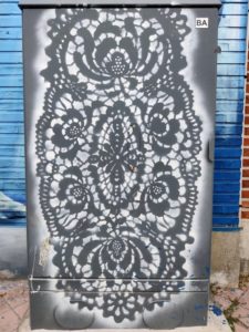 Street art dentelle à Calais