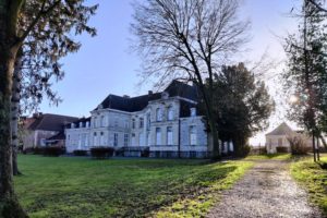 Arrière du château de Bernicourt à Roost-Warendin en hiver