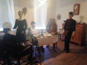 Reconstitution de la vie quotidienne à l'étage du château de Bernicourt