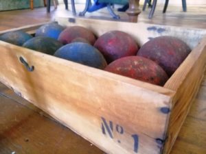 Ancien jeu de pétanque au château de Bernicourt