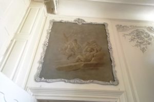 Peinture dite en grisaille représentant le printemps dans le château de Bernicourt