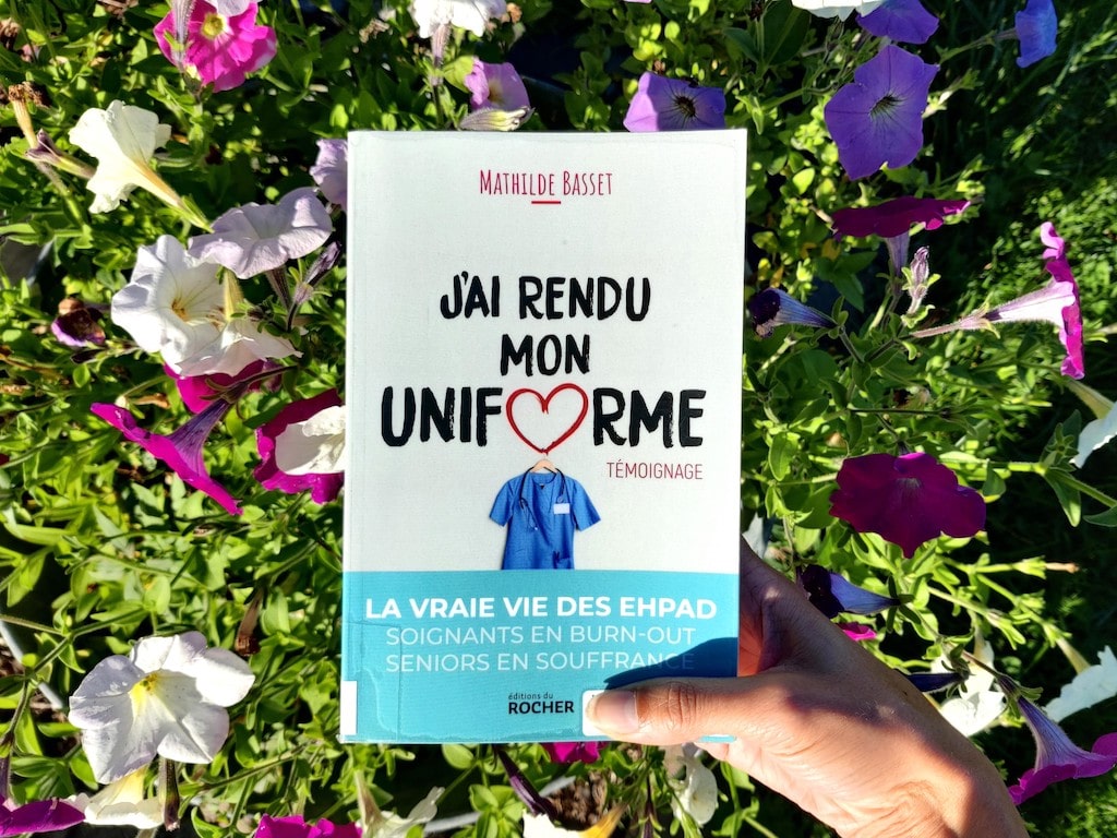 Livre J'ai rendu mon uniforme de Mathilde Basset