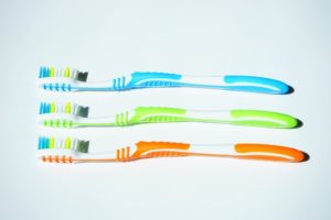 Brosses à dent en plastique