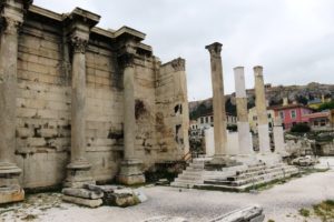 Colonnes autour de la place Monastiraki à Athènes