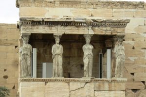 Sur le site de l'Acropole à Athènes