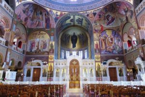 Intérieur de l'église de la Sainte-Trinité du Pirée